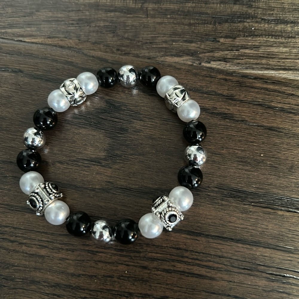Handmade black and silver and pearl bead bracelet 6 inch